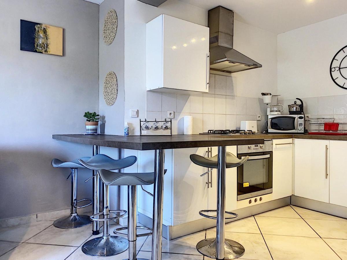 Grand Appartement Spacieux A 5 Min Du Centre Ville Аячо Екстериор снимка